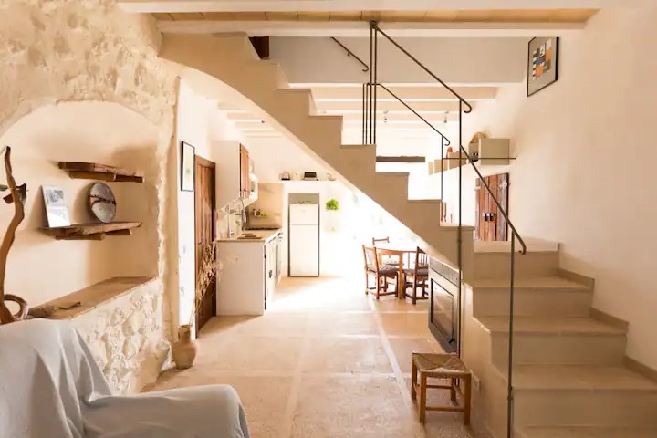 Entrada principal de la casa rural