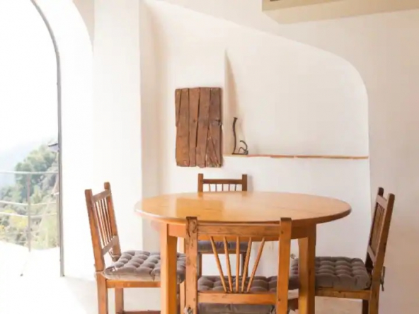 Cocina rústica completamente equipada