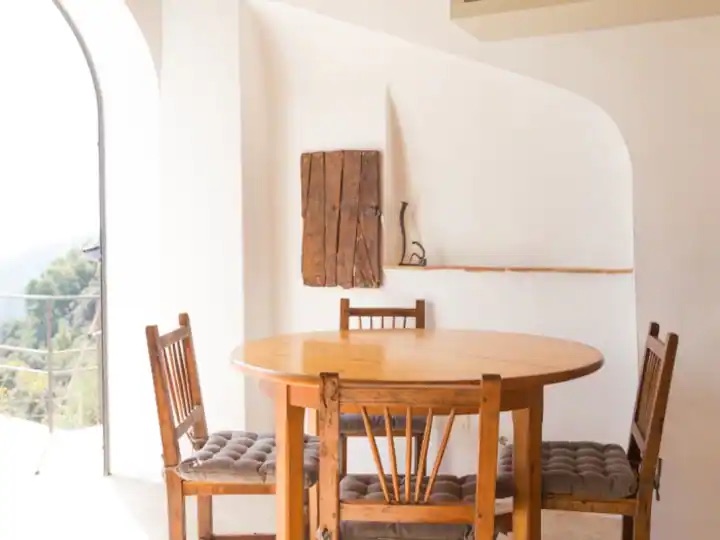 Cocina rústica completamente equipada