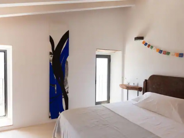 Dormitorio doble con vistas a la sierra