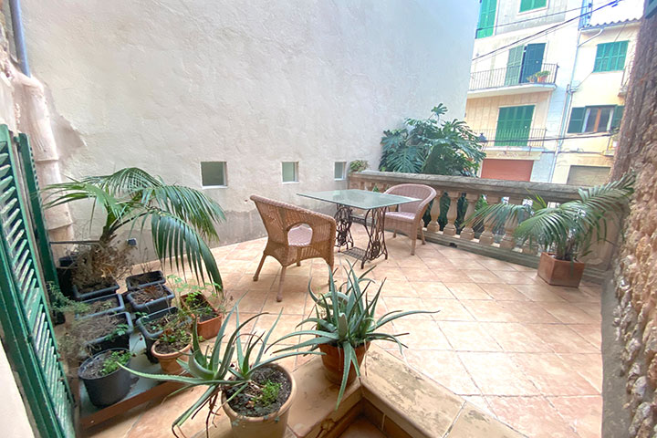 Terraza exterior perfecta para comer al aire libre