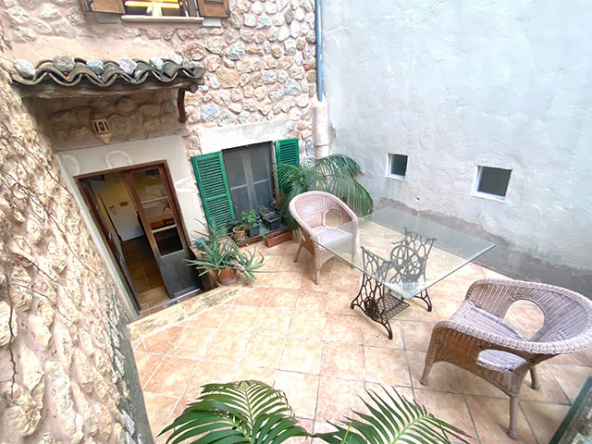 Patio exterior privado con acceso desde el hall