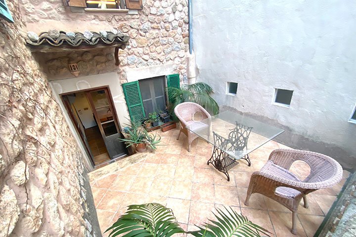 Patio exterior privado con acceso desde el hall