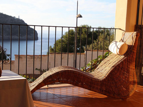 Terraza con vistas despejadas al mar y al Puerto de Sóller
