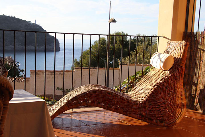 Terraza con vistas despejadas al mar y al Puerto de Sóller