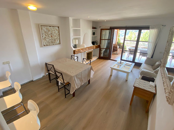 Salón comedor con acceso directo a la terraza