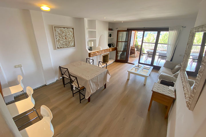 Salón comedor con acceso directo a la terraza