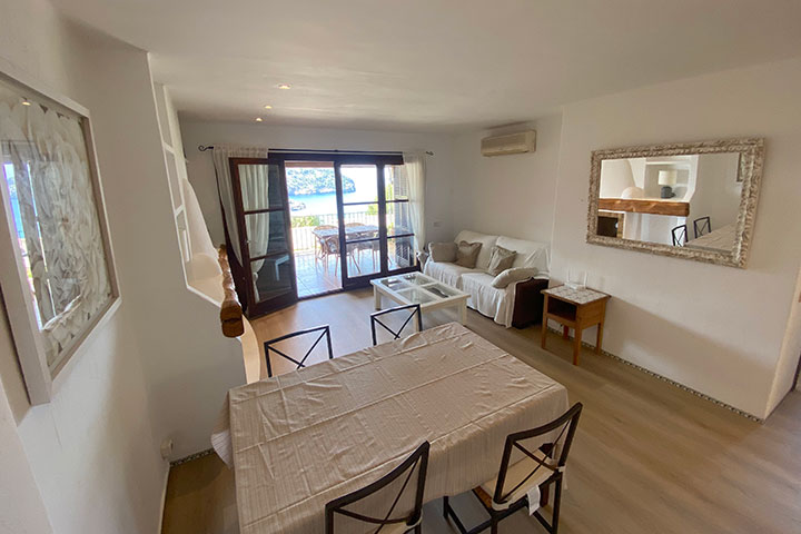 Salón comedor con acceso directo a la terraza