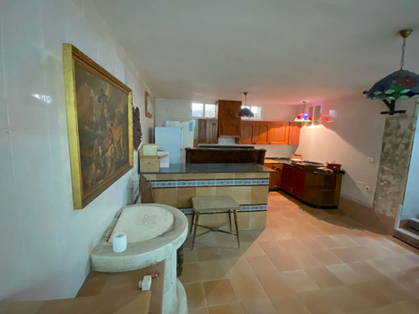 Vigas vistas en el salón de la casa