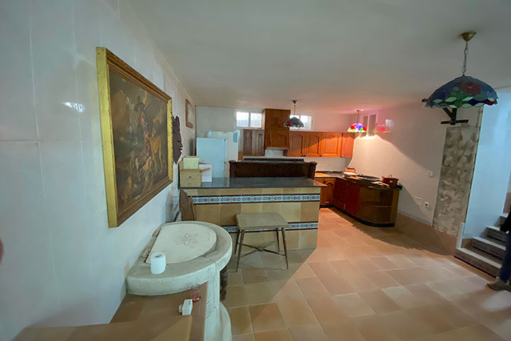 Vigas vistas en el salón de la casa