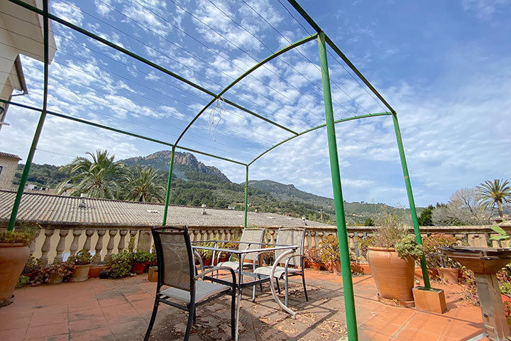 Patio interior tradicional de la casa de pueblo en Sóller