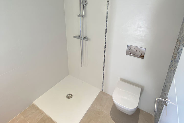 Segundo baño con materiales de alta calidad