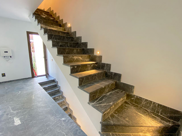 Vista de la casa en su entorno natural en Sóller