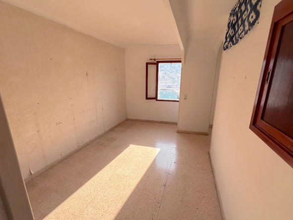 Segundo dormitorio con ventana exterior