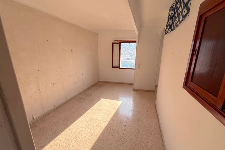 Segundo dormitorio con ventana exterior