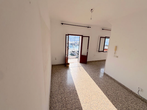 Vista lateral del puerto desde la vivienda